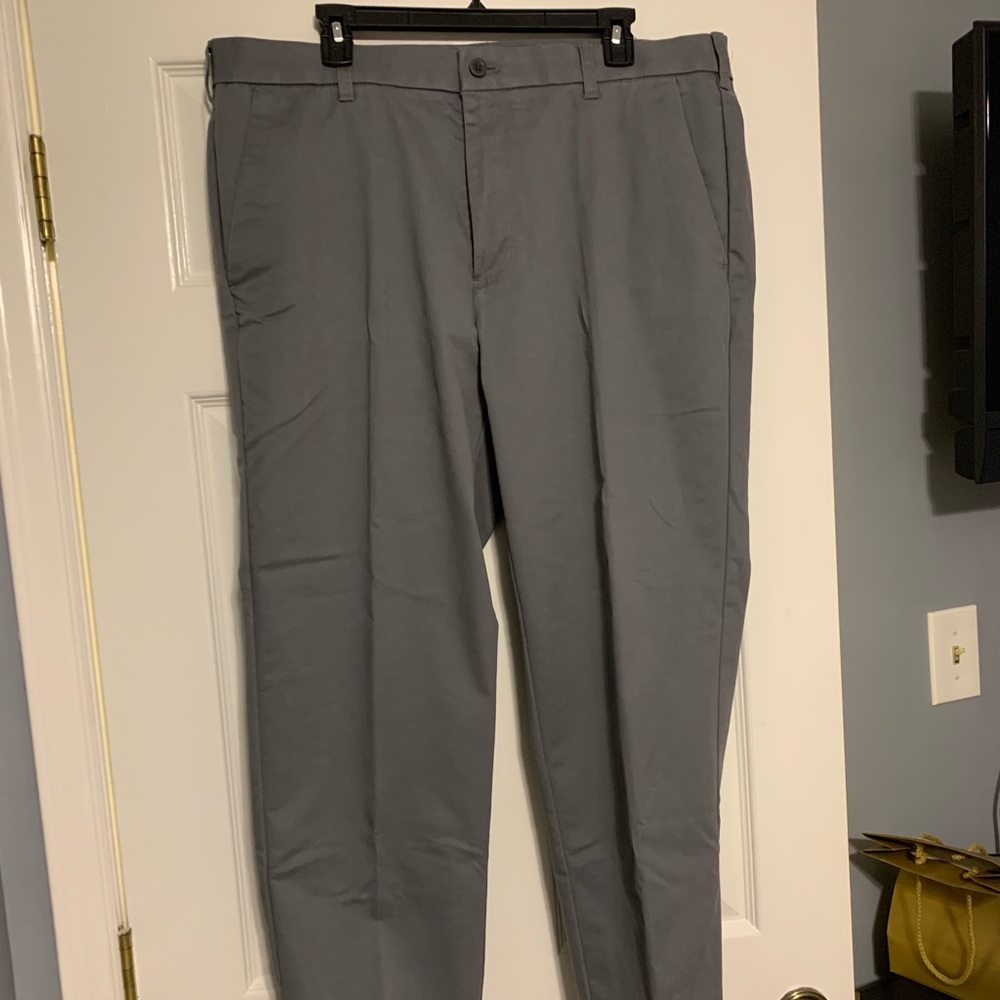 Izod Chinos
